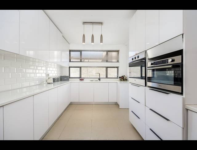 8 BEDROOM HOUSE FOR SALE IN HAASENDAL